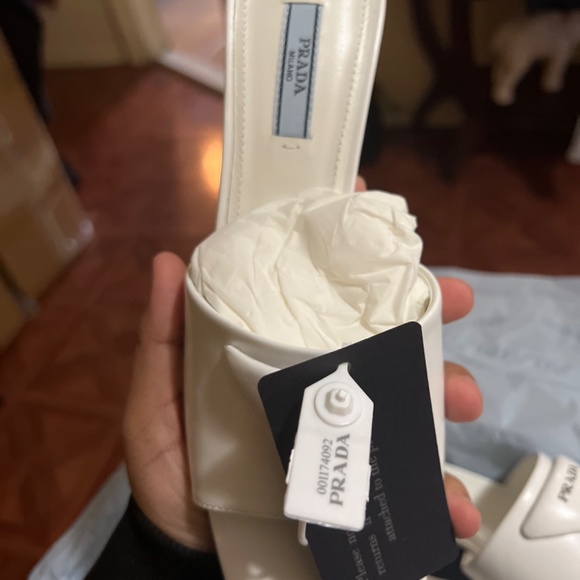 Prada shoes in white - Picture 3 of 3